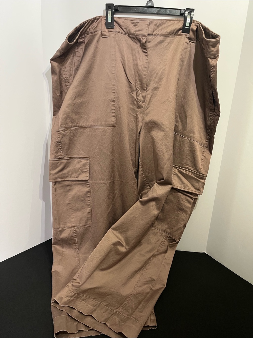 Old Navy Women’s Cargo Pants in Brown Taupe